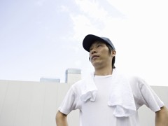 金属部品の清掃と出荷前作業