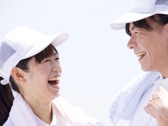 未経験OK！軽量コンクリート外壁材の補修作業