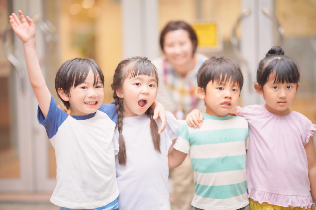 保育補助/資格が無くても大丈夫!/ 9時~13時勤務OK^^
