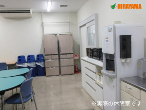 検査・軽作業／電子部品／2交替／月収28万円可／落ち着いた職場