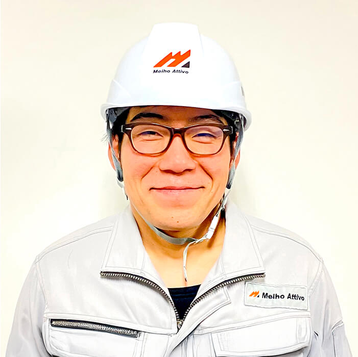 笑顔の男性社員