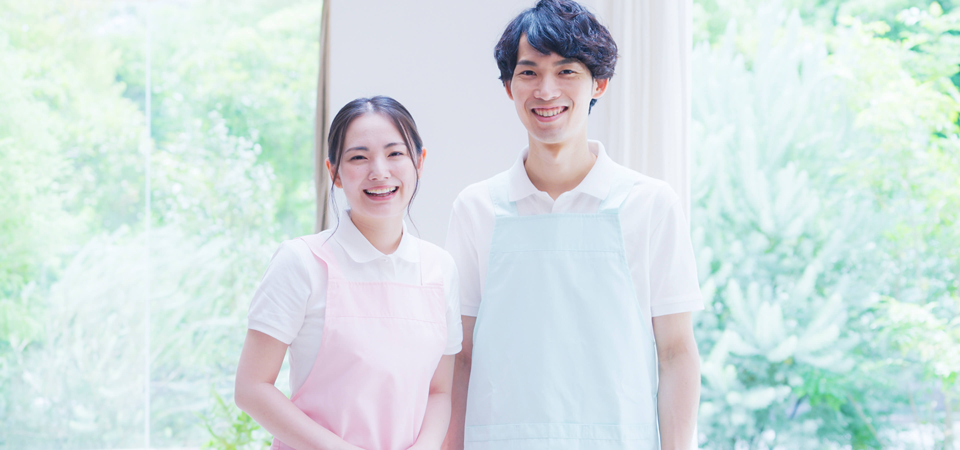 笑顔の介護士たち